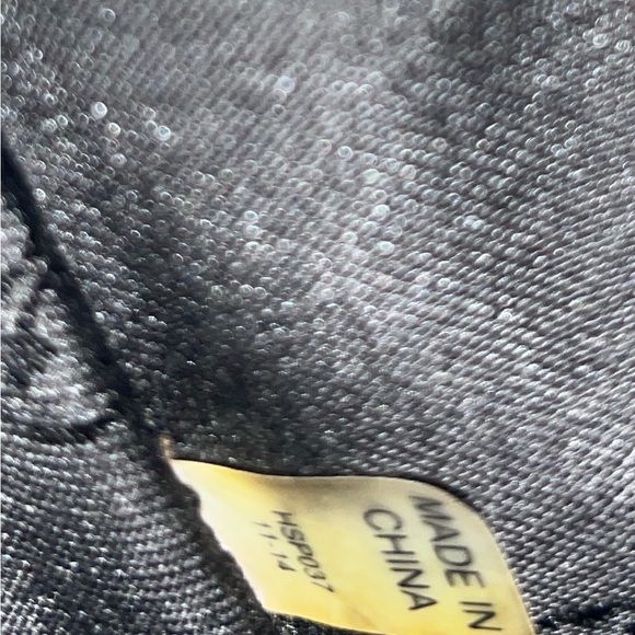 ✨Tory Burch Black Embossed Bryant Crossbody Bag✨ - Picture 11 of 14